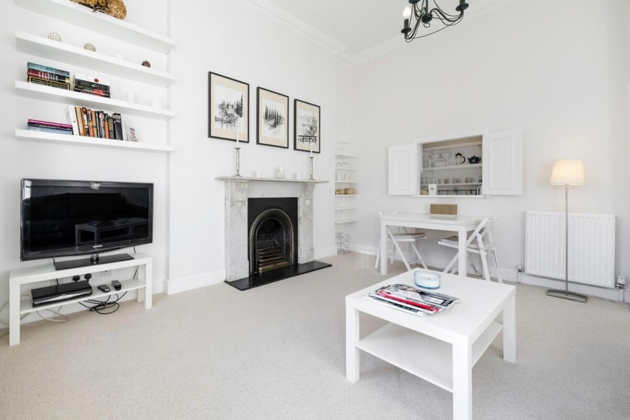 Elegant Earl'S Court 2 Bedroom Flat Just 4 Minutes From Tube 런던 외부 사진